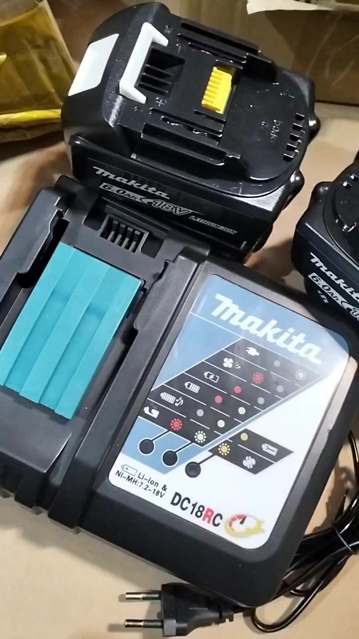 بطاريات ماكيتا وشاحن بطاريات 
تفاصيل المنتج داخل المنشور


**إذا كنت صاحب هذا الإعلان وتريد حذفه لأي سبب، رجاءا أرسل رسالة إلى الدعم الفني**