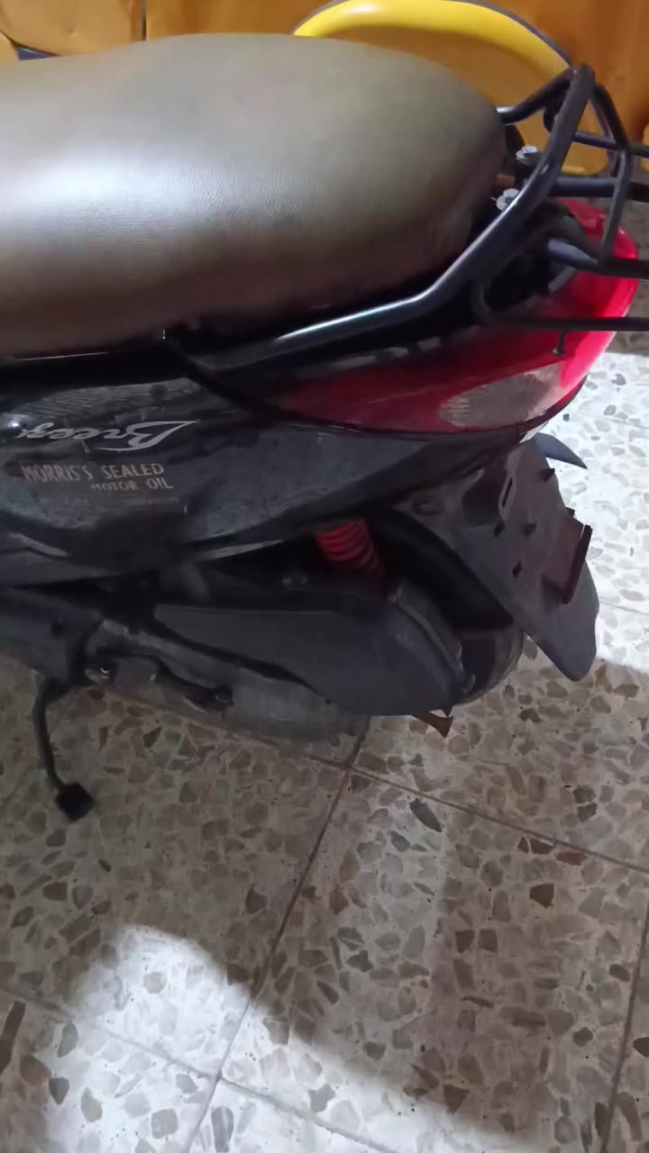 سلام عليكم اخوتي دراجه بريز نضافه اخت رنبه جديده مكينه مكفوله وهذا رقم لولد ***********
