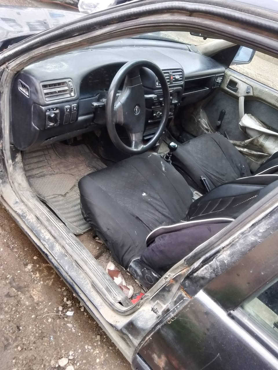 السلام عليكم فكتره جنطه رقم انكليزي كابون بيه كايم بيه كازكين  مبدل بيه عاقجين سعره 25
***********
 رقم صاحب السياره  ***********
