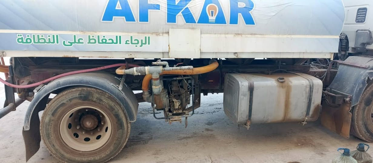 افيكو تنكرمغلون ١٠٠٠٠لتر موديل ٢٠٠٠ بم اونوزل سيارة جاهزة للشغل مكينة تبخير رقم أربيل سنوية ساقطة للتواصل على الرقم *********** مكان السيارة بغداد
