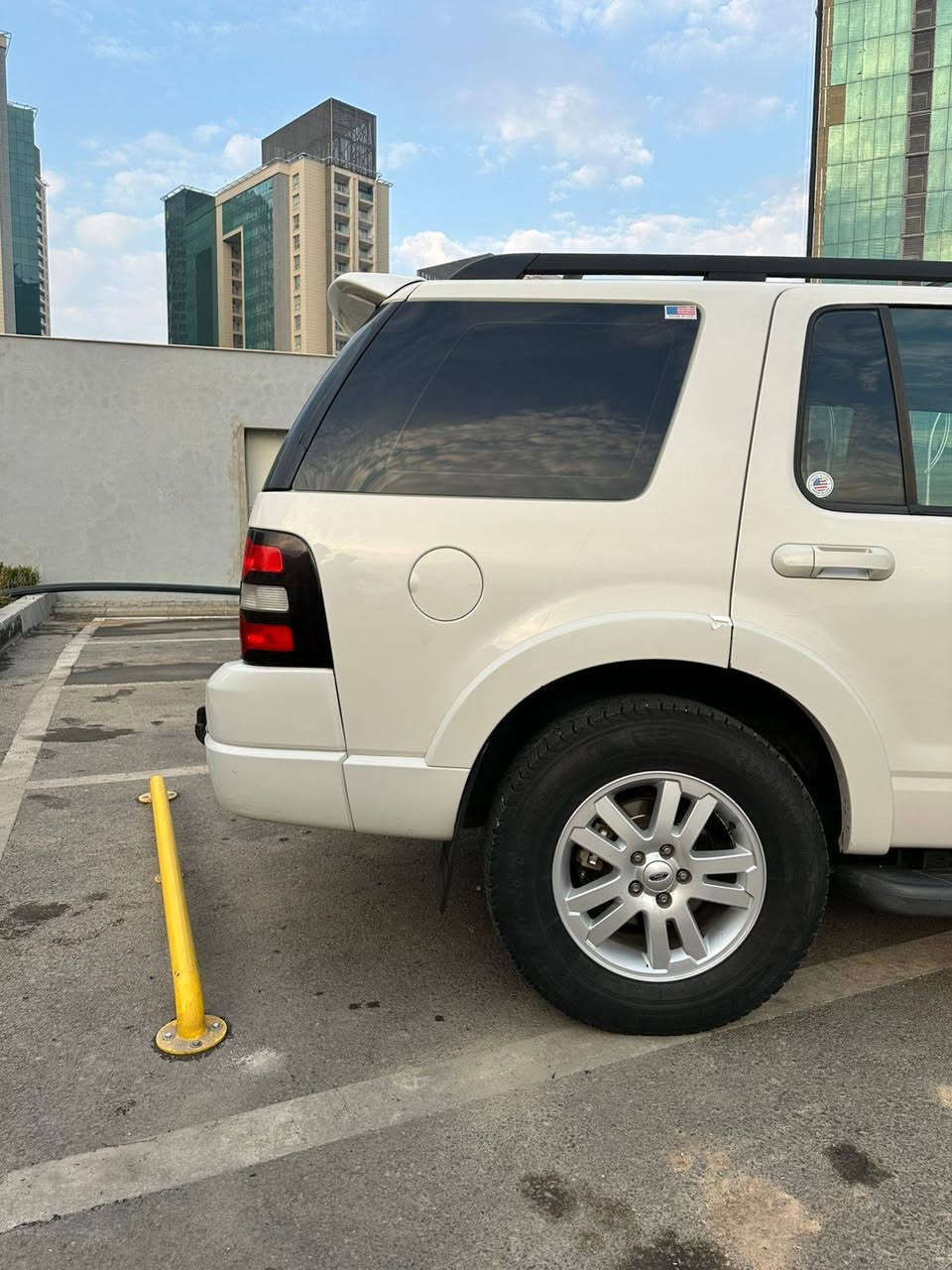 فورت مودیل 2011 شریکەی نیڤایە  زۆر خاوینە بەناوی خۆمە  فول فول  مەکینە 4000 رە      ‌ژ.م   *********** اربیل
