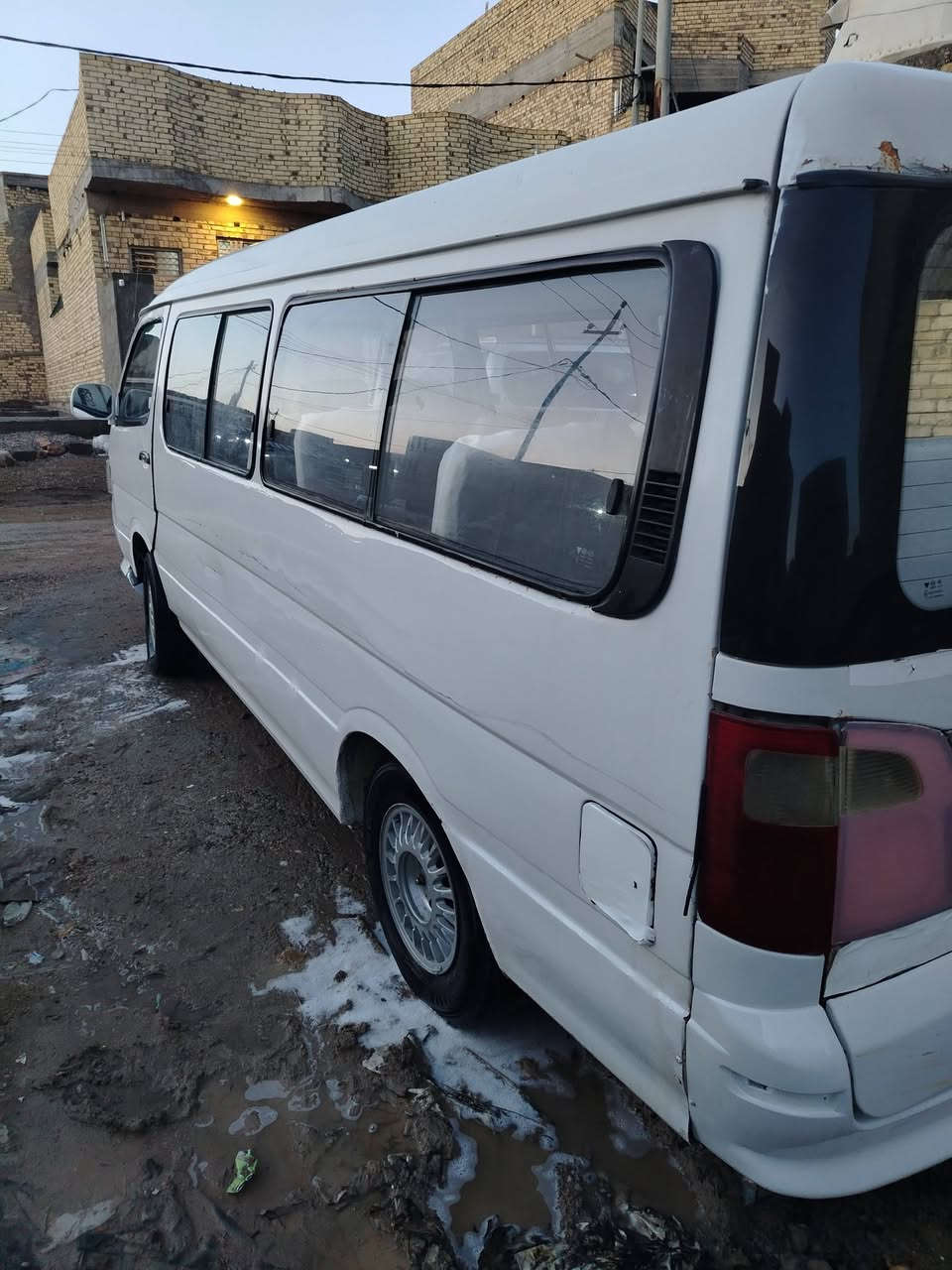 السلام عليكم فتون موديل 2010
مصبوغه جماليه مكينه نضيفه
رقم بابل نكليزي تحويل مباشر
ارضيه جديده دوشمه جديده
جاهزه كبل للشارع ماذب عليها ربع
السعر 47 وبيها مجال  العنوان دوانيه
الرقم ***********
