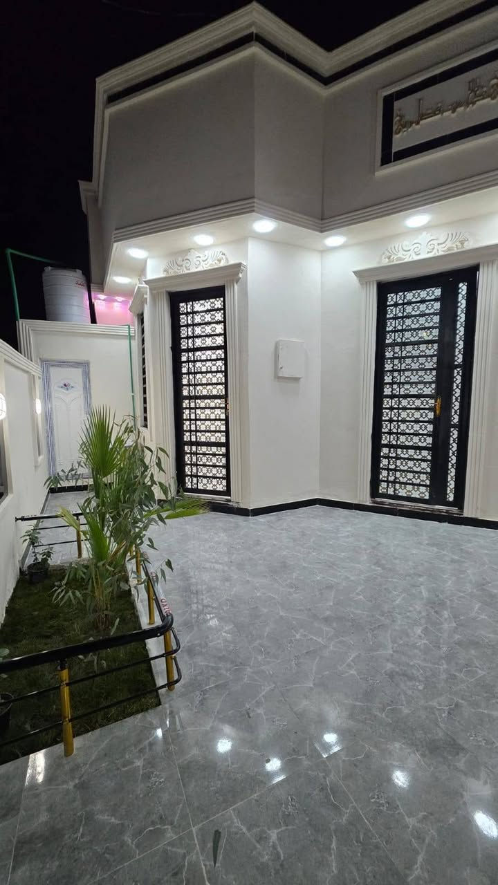 #اسعد_الله_أوقاتكم_بكل_خير ***********
دار سكن للبيع ⛪️ بسعر بلاش 
 

#مساحة البيت ٢٠٠ متر  بناء حديث بعده بل جيس

#يحتوي البيت على غرفتين نوم 
و ديوان 
و صاله 
و مطبخ 
و صحيات داخلي و خارجي 
بيت كلش مرتب 
كراج
حديقه

كافه الخدمات متوفره 

#جنس_العقار :: طابو صرف زراعي بأسم عراقي سند ٢٥ 

البيت علا شارع  10 متر تبليط 🛣️

#العنوان البصره محولة الزهير مقابيل البهادريه

سعر  بيت 116 مليون  و بي مجال 
#للاستفسار الاتصال على الهاتف 📞📳
📳((***********
