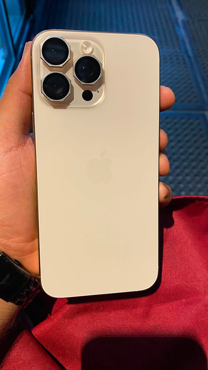 � للبيع | iPhone 16 Pro Max
🔹 سعة 256GB
🔹 اللون: Gold Titanium (ذهبي)
🔹 الجهاز نظيف جدًا، بدون أي خدش أو جلخة
🔹 مع الكارتون وجميع الملحقات الأصلية
🔹 نسبة البطارية 92%
🔹 لم يُفتح أو يُفك أي برغي نهائيًا
🔹 على الفحص بأي مركز تختاره

💰 السعر: 860 دولار

📍 الموقع: دهوك

📞 ***********

