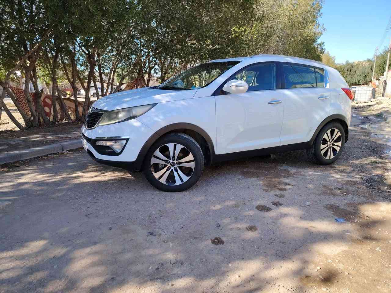 كيا سبورتج 2014
مواصفات محرك4سلندر 2400
مكفولة كفاله عامه رقم ميسان 
السعر 165$بيها مجال قليل 
لل استفسار 
***********
***********
