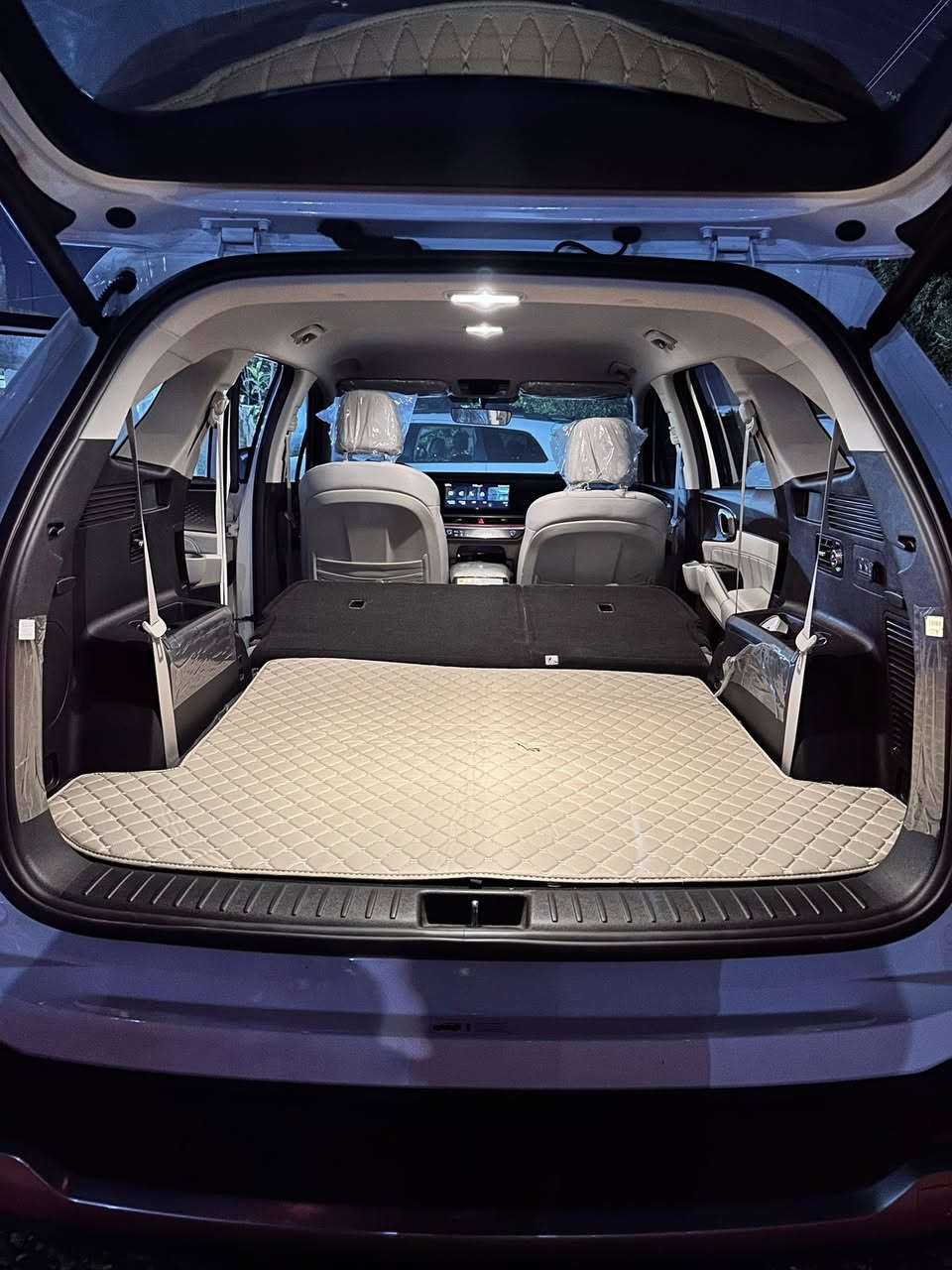 سلام عليكم سورنتو 2024 للبيع سيارة وارد خليجي 4 سلندر 2500 ماشية 19 الف 7 راكب سيارة كلين تايتل حساس امامي خلفي + تشغيل عن بعد + شحن لاسلكي السعر 275 وبيها مجال للشراي *********** موجود واتساب 🤍
