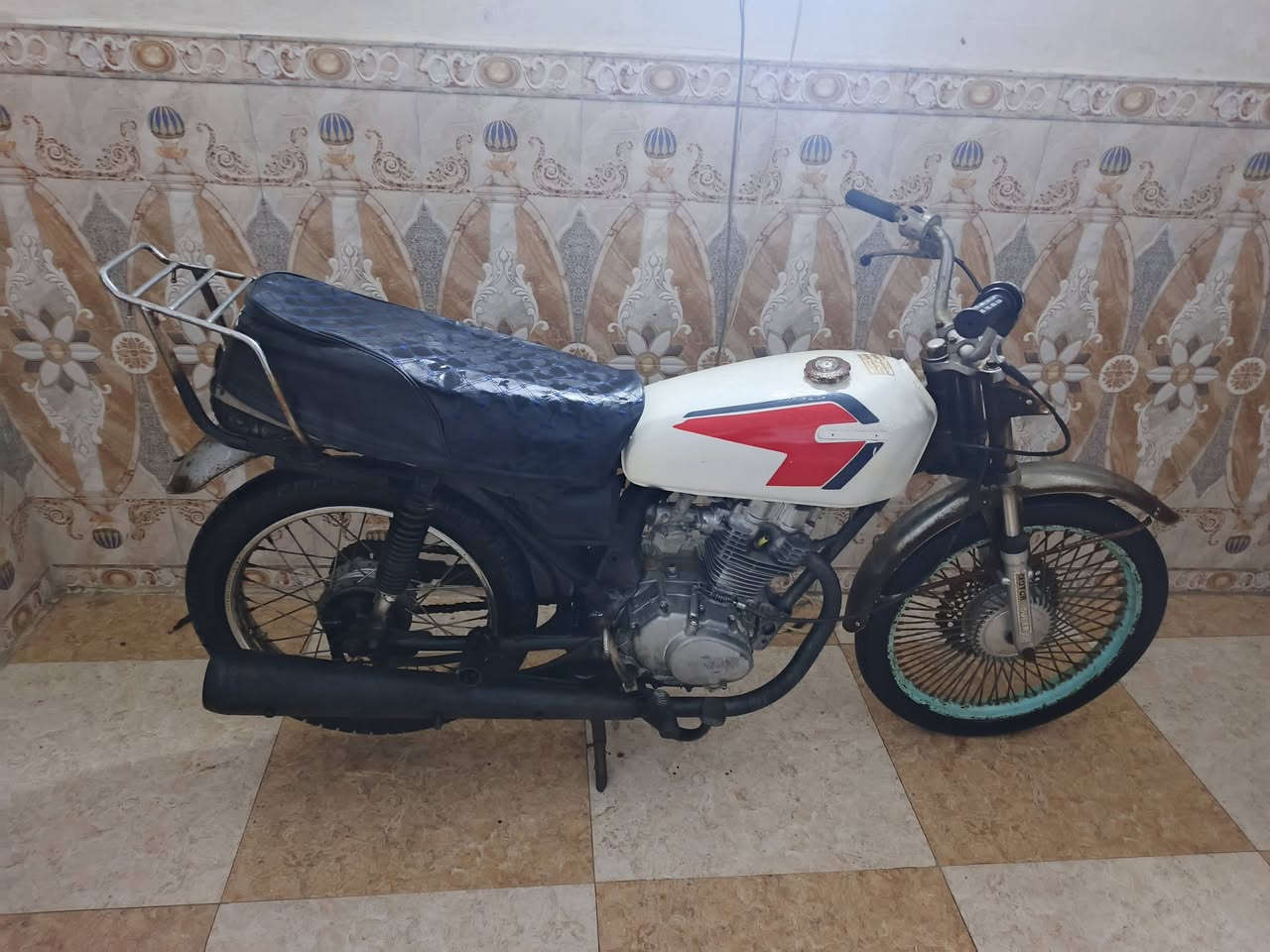 دراجه ايراني للبيع شغاله سعر 175 وبيها مجال مكان بصره الامن داخلي. ***********
