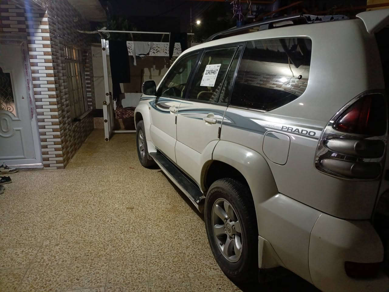 السلام عليكم ورحمه الله
برادو 2009 ،،، رقم اربيل 
شرط التحويل ،،، سيارة جاهزة 
صبغ حزام بدون ضرر
كير ومحرك شرط ،،، محرك 6 سلندر
العنوان/ موصل حي التأميم 
تلفون/ ***********
السعر / 140 وبيها مجال
