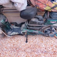 دراجه شحن للبيع متروكه نقصه باتريات عدد 5 ماعرف اسعارهن قيم وتصل 07703...