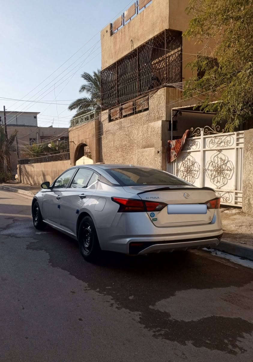 السلام عليكم نيسان التيما موديل 2020رقم كربلاء انكليزي السياره ماشيه 111الف مواصفات السياره svمعروفه موصفاتهه بصمه توقف ذاتي تشغيل عن بعد السياره شادلهه ويل إذا اتريد الويل كب مجود السعر133بيهه مجال بسيط مكان السياره بغداد رقم الهاتف ***********
