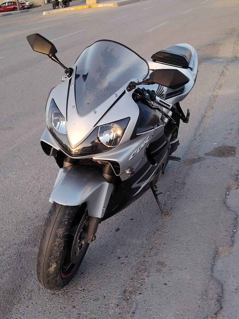 سلام عليكم دراجه بطح افوراي للبيع دراجه مكفوله جيب مصلح وتعال افحص اترايك وين ما تريد مكانه كربلاء حي العامل شارع المستوصف الرقم ***********
