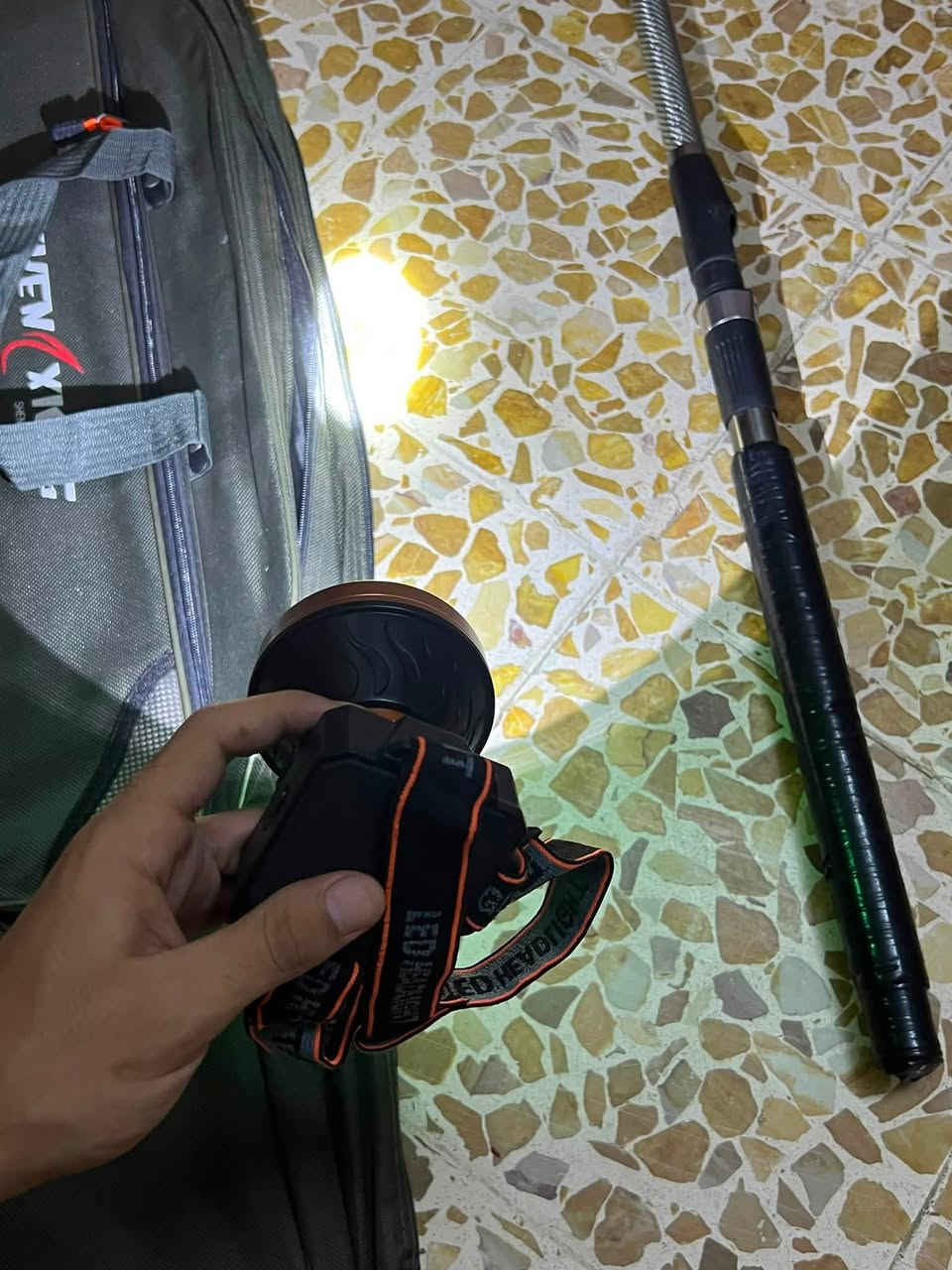 سلام عليكم موجود جنطه سحابين مع سحاب جانبي جديده غير مستخدمه ولايت جديد غير مستخدم مع عضه طوله 390 امبدل حساس بس مثل ماواضح بل صور سعر هذن 25 ألف فقط موجود توصيل لكل العراق


**إذا كنت صاحب هذا الإعلان وتريد حذفه لأي سبب، رجاءا أرسل رسالة إلى الدعم الفني**
