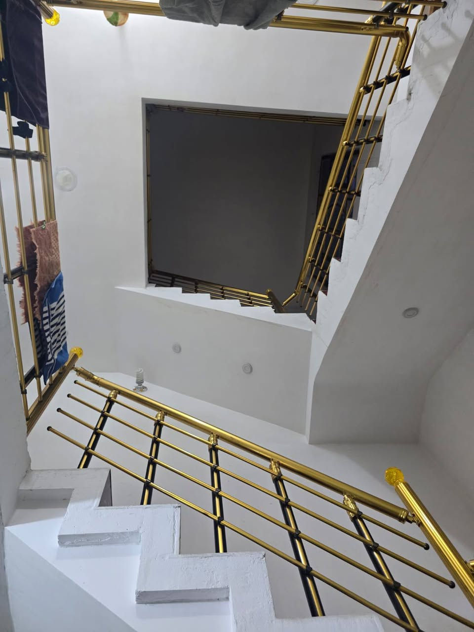 🏡للبيع – دار سكنية بناء حديث
السريدات الجديده مربع ثاني 

📐 المساحة: 100م²

🔹 يتكون من:
* 3غرف نوم
* استقبال
* مطبخ

✨ المواصفات:
* بناء حديث
* تشطيبات نظيفة جداً
* جاهزة للسكن
* موقع هادئ وشارع تبليط

   .

📍 الموقع: السريدات الجديده مربع ثاني مقابيل اسواق الشام 

📞 للاستفسار :***********
