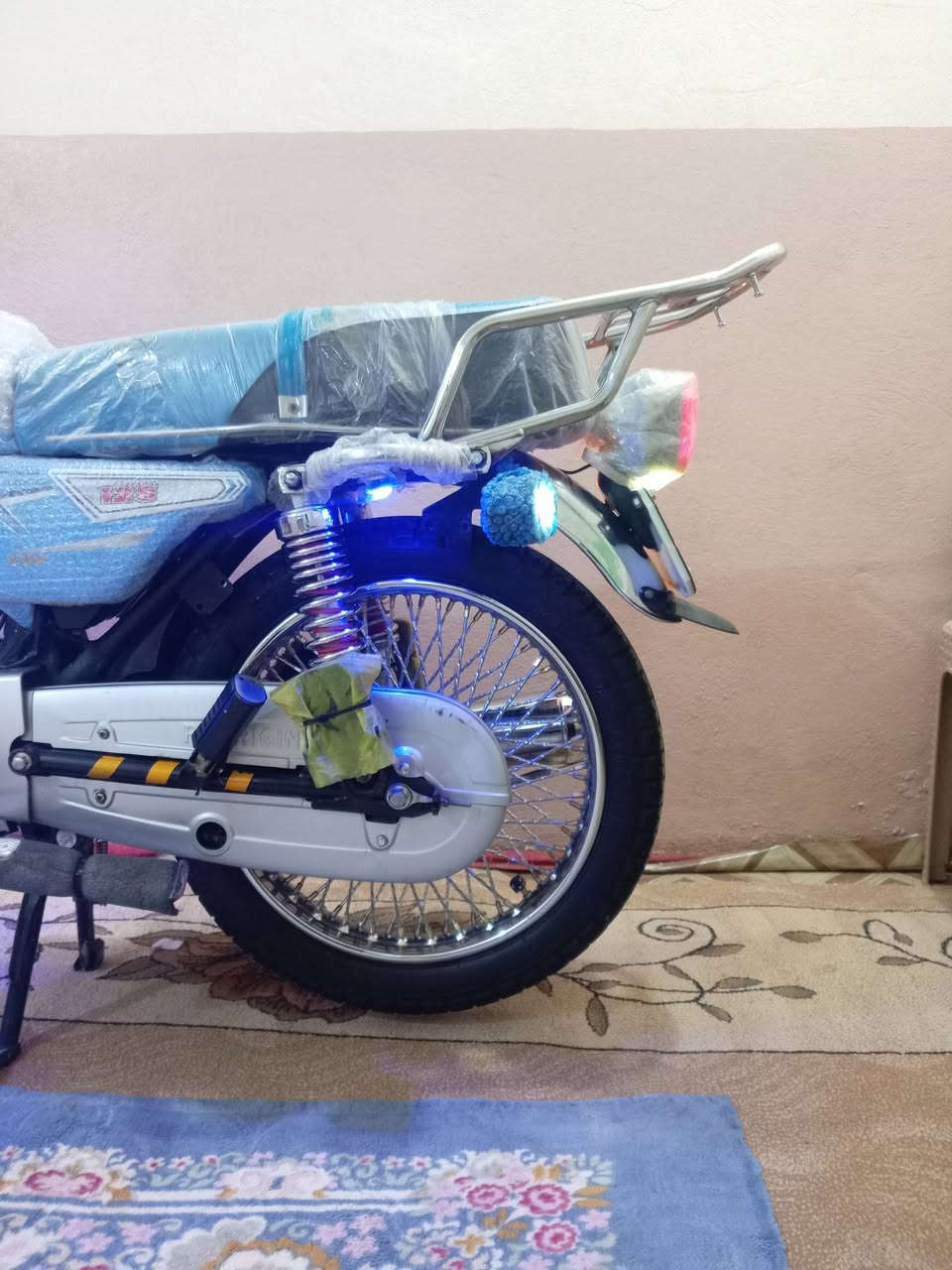 سلام عليكم تايكر للبيع 2024 دراجة خير من الله شلعة معدل دراجة بيهة عقل رياضي كلشي بيه شغال
المكان ديالئ قرب صيطرت لغالبية السعر 650 وبيهة مجال ***********
