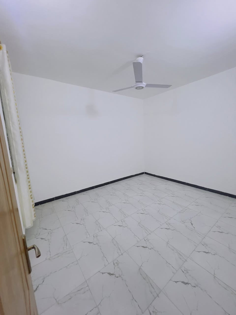 75 متر طابق ونص بس بسعر ،100 مليون
قرب مستشفى الكفيل 

خلف مدينه العاب ضوء القمر 

للاستفسار 

سيد مصطفى الحسيني 

***********

***********
