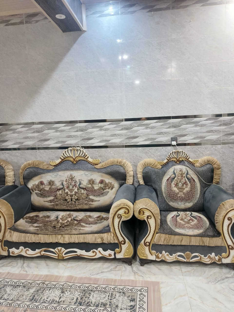 قنفات ملكي 
2 ثلاثي 
واحدة ثنائي 
و2 مفرد 
إستعمال قليل جدد بعدهن 
العنوان النجف مجمع بيتي
للتواصل خاص 
السعر 550 النجف, العراق


**إذا كنت صاحب هذا الإعلان وتريد حذفه لأي سبب، رجاءا أرسل رسالة إلى الدعم الفني**
