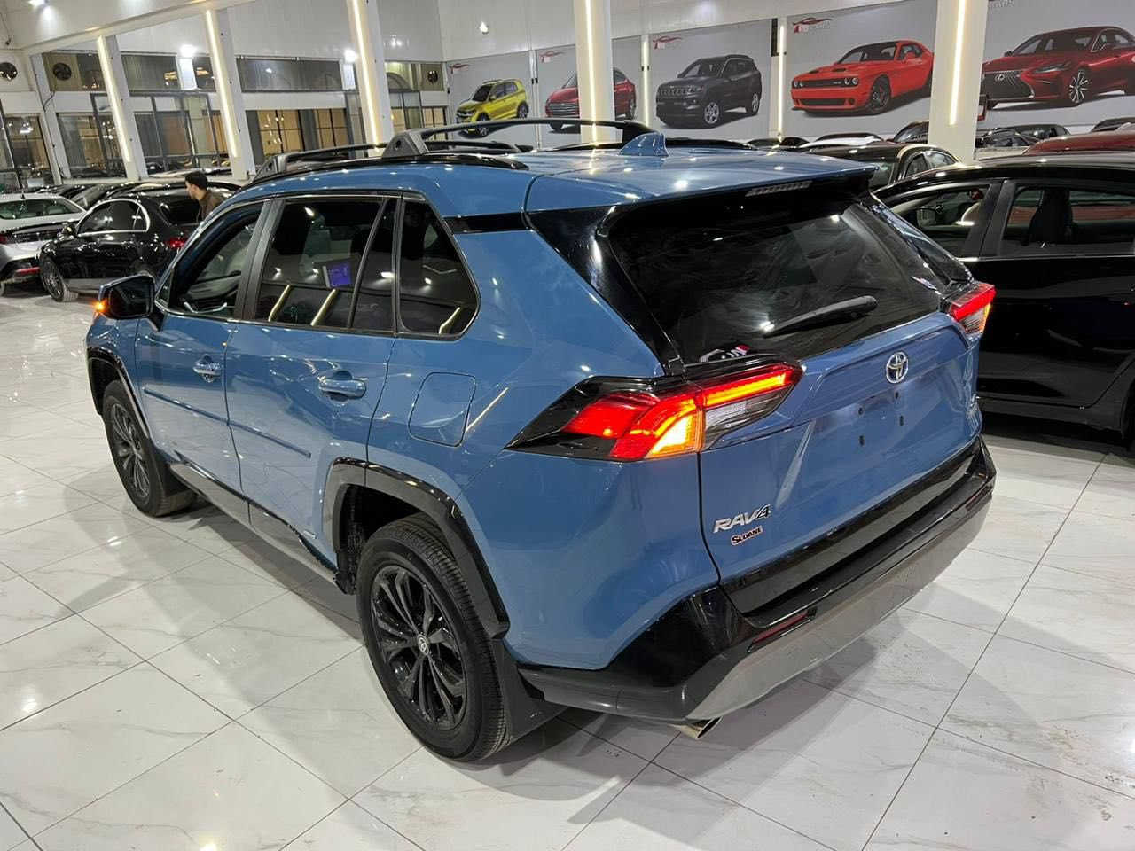 السلام عليكم
ToyoTa RAV4 , HYBRID SE
موديل 2023 محرك 2500 

Seفول مواصفات 🔥

هايبرد و بانزين 

جملغ صبخ 

بجم كبس و خلف كبس + بدون اي دواخل 

ماشية 23 الف + كير و محرك شرط 

ويل سبورت +حساسات +تحكم ستيرن 

دخول ذكي +بصمة تشغيل + فتح الصقف 

دبل اكسل + كشن بارد و حار + كشن كهرباء + 
هاندبريك بصمة 

الرقم و واتس اب : ***********

السعر : 238$ و مجال
