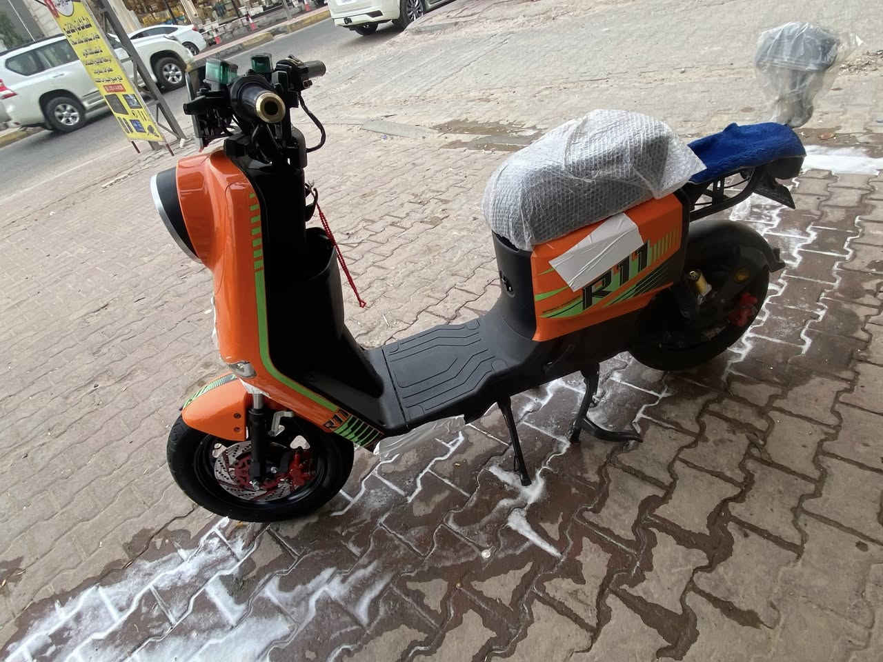 R11ونلي
🔋 بطاريات22
بصمه تشغيل +كارت 
كهربائيات كلهه شغاله
مكاني بصره جزائر ***********
