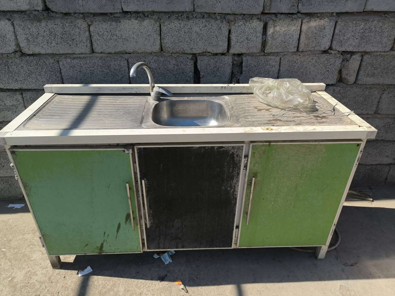 سلام عليكم غراض مطعم البيع السعر خاص 
***********
