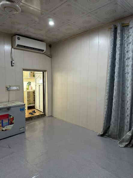 السلام عليكم بيت تجاوز للبيع الموقع حي الفرات قرب المستوصف متوفر كل الخدمات - كهرباء- وماء - وتبليط وعلى شارع العام 
السعر 13 وبي مجال 
رقم تلفون *********** رجاءً بس الشراي يتصل
