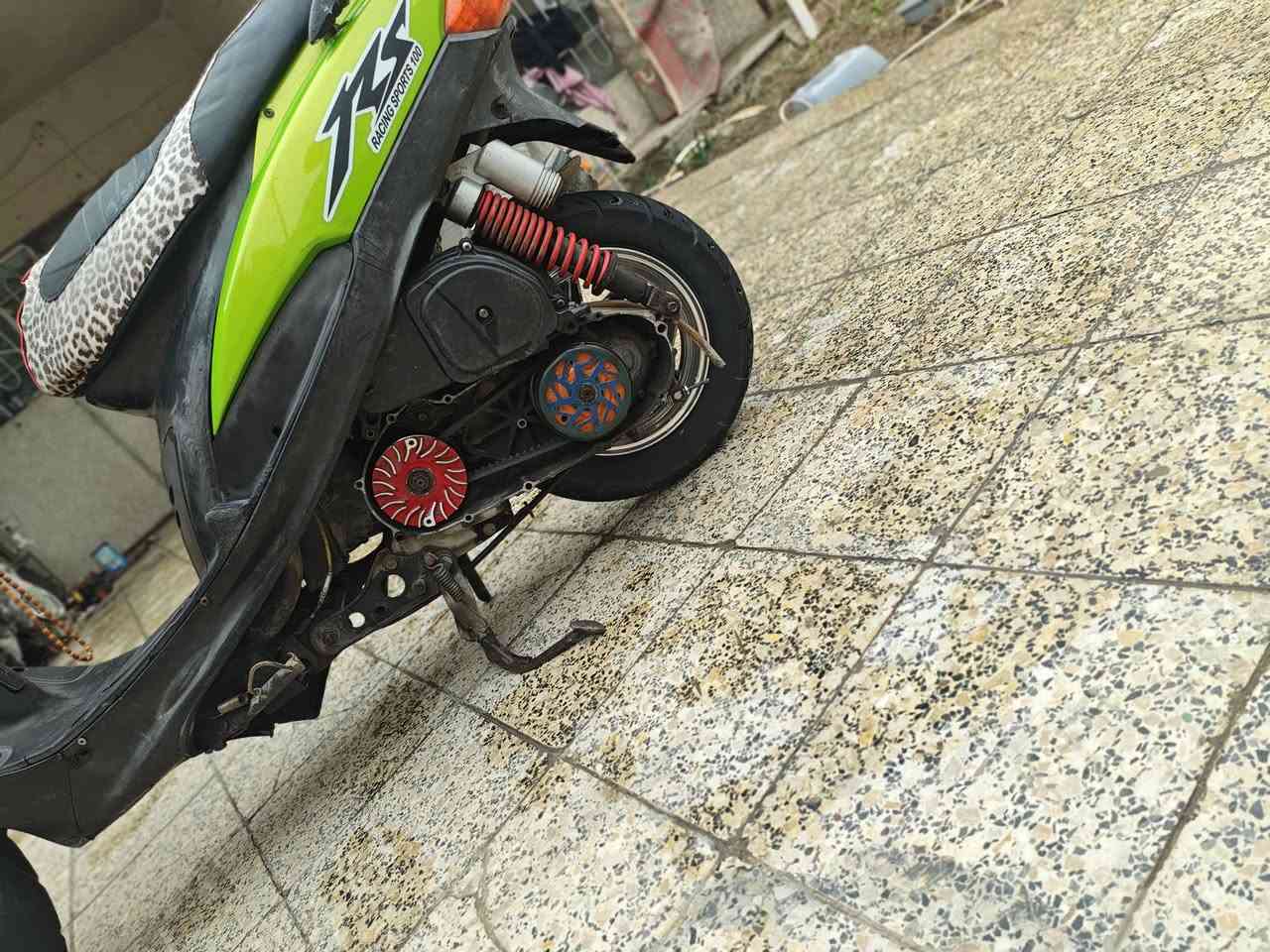 سلام عليكم دراجه للبيع ماكس عدله دراجه نكره سلف مكينه  نضيفه تجفيت جديد بوشه 55 وياله رياضي نجمه صالنصه توبو كلجات رياضي تايرات جدد  دبل خلفي رياضي بكلايت اربعه ولف دراجه شلعه  ومعدل خير من الله نقصه فقط دشبول ولايت سعره 450 وبيه مجال مكاني بغداد الدوره ***********
