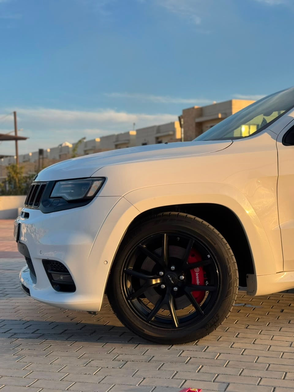 Jeep Grand Cherokee SRT
الموديل : [ 2020 ]
المحرك : [ V8 / 6.4 ] 🔥
الگير : [ أوتوماتيك ] 
الممشى : [ 70 الف ميل ]
اللون : [ أبيض - صدفي ] 🤍
الحالة : [ السيـارة خليجيـة وكالة هـارلم ، مكفولة كفالة عامة ! ]

[ السعـر .. 34,000$ قابـل للتفـاوض ✅ ] 

[ الـــــمـــواصــفـــــات ]

- السيـارة فووول أعلى مواصفات للأخيـر 1 / 1 

الموقع : [ صلاح الديـن / تكـريت ] 📍

للتواصل واتس اب او اتصال : [ *********** ]

#jeep #jeep_grand_cherokee #srt #كلين #yasser_erbil
