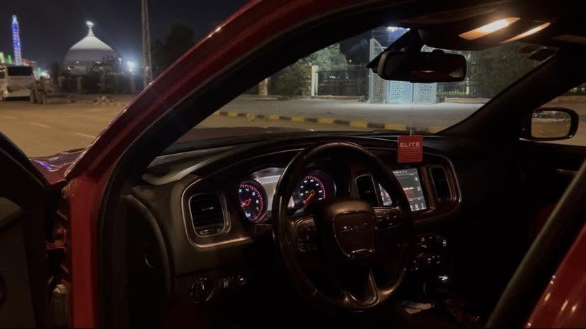 سلام عليكم 
جارجر موديل 17 SXT رقم بغداد مميز  مداور بلنجف مشروع وطني  

لون طماطي احمر 

ويل 18 ويا تخم تاير جديد 

تبريد ثلج  جاهز 

داخل احمر 

بنيد 3 فتحات 

سياره بيها حادث امريكا جاملغ خلفي وباب 

وهنا صاير بيها صفحه صبغ صفحت السايق غير شي مكفول شواصي لغود مكفولات 

سياره ماعايزها شي ترتيبات بسيطه 

مكانها نجف الاشرف 

سعرها 160 وبيها مجال للشراي 

الرقم *********** للتواصل واتساب راسلني ادزلك صور سونار
