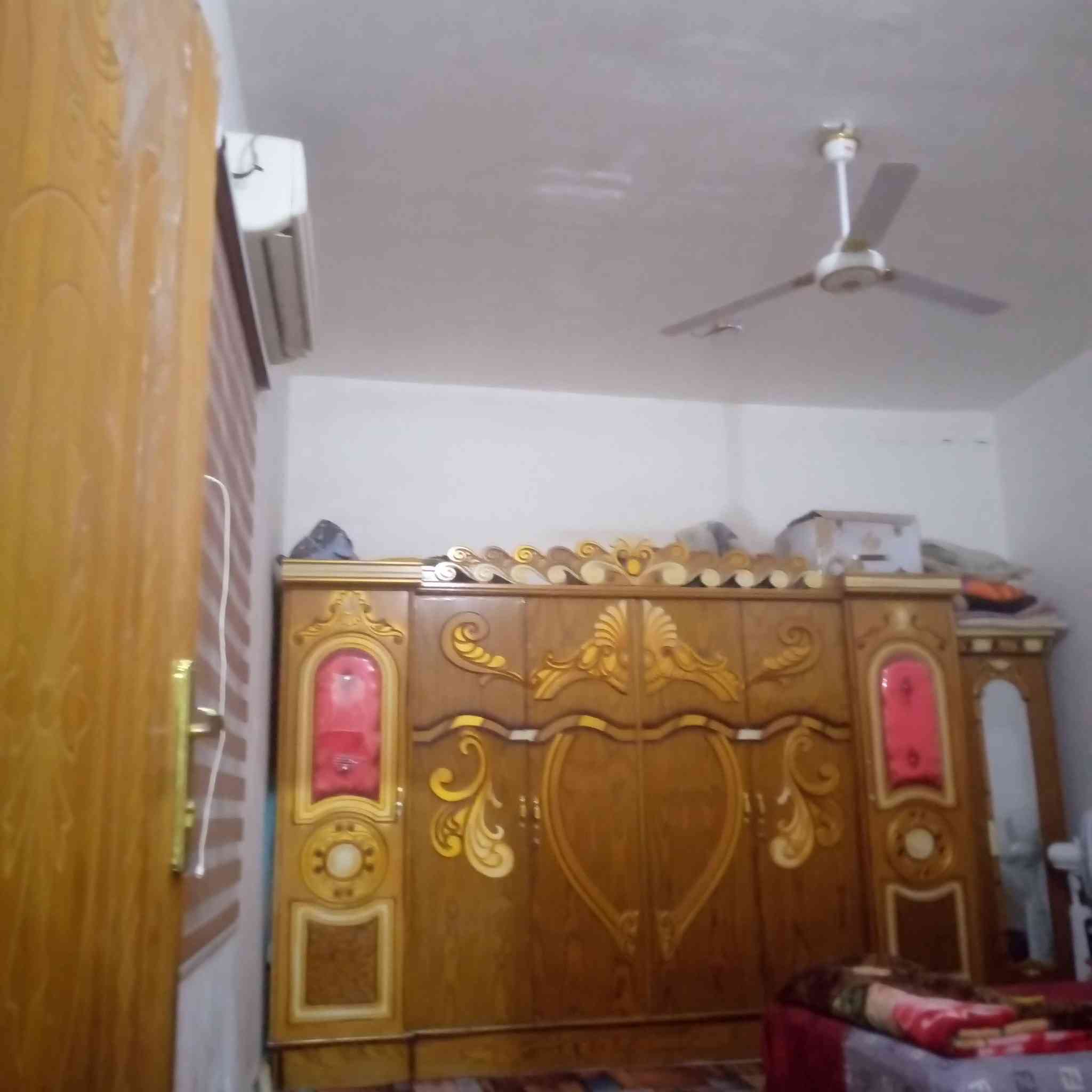 دار للبيع وبسعر مناسب 
قرب جسر الشوملي -طريق ال عمار -حي الجوادين
أرض وسقف كونكريت مساحة 240 م
غرفتين نوم وصاله وديوانيه ومغاسل ومطبخ وگراج 
شارع الگصاب 
للتواصل ***********
