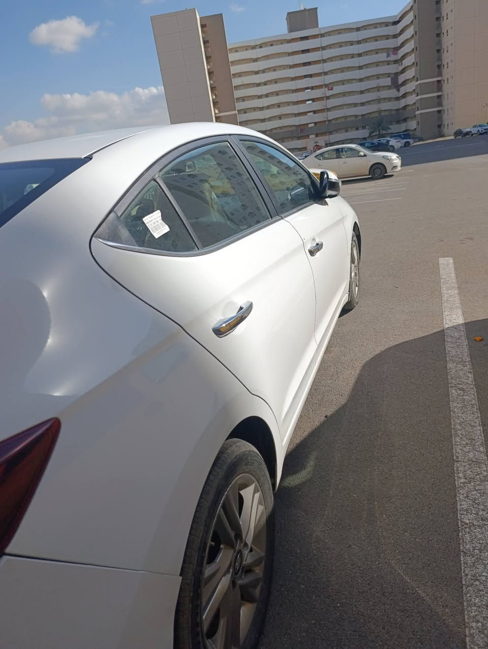 النترا 2020 خليجي فول مواصفات 1/1 محرك 2000 ماشيه 149الف السياره نظيفه ومكفوله من ناحية الگير والمحرك
مواصفات 
مري شفط 
حساسات امامي 
حساسات خلفي 
تبريد قطعتين خلفي وامامي 
بصمه 
سلايد روف (فتحة سقفية) 
السعر 155 
للتواصل: ***********
مكاني بسماية 🤍.
