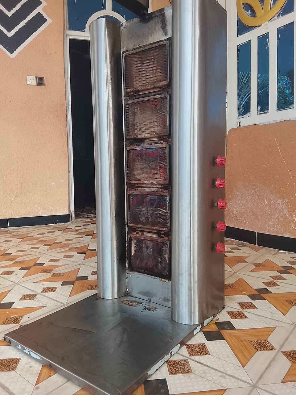 شوايه كص للبيع خمس عيون نظيفه جدا وياها صونده ومنظم وصينيتين وشيش الكص عنواني بابل رقم التلفون بي واتساب ***********
