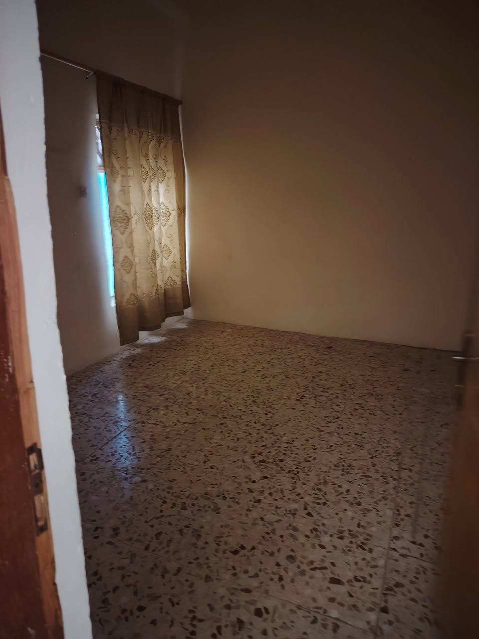 دار الإيجار طابقين ٤نوم
الموقع الأستاذ ه مقابل كليه طب المستقبل بشار ع80
خلف تجاري
مبلغ الإيجار 500
مراجعه مكتب الأهرام لعقار والمقالات شارع 60قرب مجمع الضامن الطبي *********** بيه واتساب ***********
