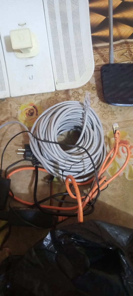 شبكه نت كامله البيع
السعر 80الف دينار بيها مجال 

القرنه حي الجمعه شارع الحسينيه قرب محطه الغاز ***********اتصال
