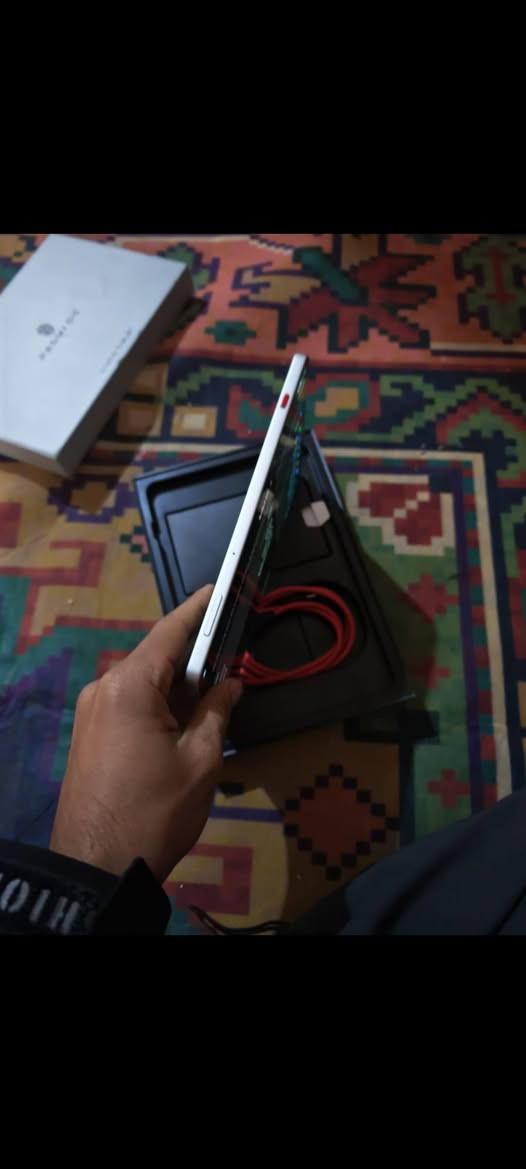 ايباد ريد مجك الاسترا النسخه العالمه نضيف بمعنى الكلمه السعر 660 وبي مجال قليل والموشري لا يدخل يتعبني هاذا رقمي *********** عمارة, ميسان
