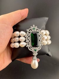 تخم مجوهرات من عالم الخيال ، حينما يمتزج فيها اللؤلؤ الطبيعي مع الاحجا...