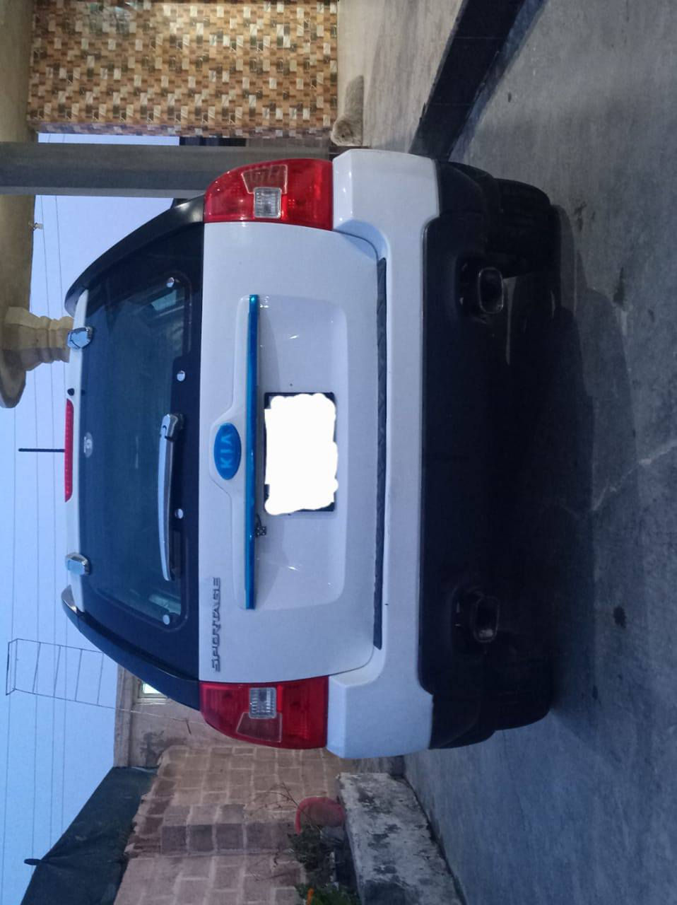 السلام عليكم
للبيع سبورتج 
موديل 2009
مكفوله كفاله عامه مال جناي 
السياره كير ومحرك مكفولات 
صدر امامي خلفي جديد 
تتفئه وتبريد شغال 
مدوشمه ارضيه وكشنات جلد 
رقم وسنويه جديد بسمي بغداد 
مسويلها ادامه عامه تخم تاير باتري جديد 
وانشالله مذب عليها ربع 
شاشه وكامره 
السياره للجناي  ولي دور نضيف 
السعر 130 وبيها مجال للشراي ومايتعب والله يدلل 
العنوان بغداد 
الاستفسار *********** اتصال واتساب فقط
