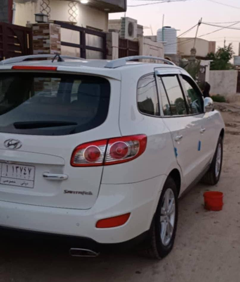 سلام عليكم سنتافي البيع موديل 2011 خليجي
مكينة 4 .سلندر --2400 
7راكب... تُـــــــنـــــــٌتُـــــــة بل قمارة....... 
كفالة عامة كفالة عامة.. بدون قطرة ضبغ 
عدا شخط ضغير جدأ
رقم ديالى  
شحن UBS.   #صلي_على_خير_البشر
مري شفط 
اشاير ترحيب بل بيبان 
بصمة..  
كراسي كهرباء 
حساسات امامي خلفي 
رقم الهاتف ***********
مكان السيارة ديالى
السعر150بي مجال بسيط 
#بلخير_الي_تصير_من_نصيبة
