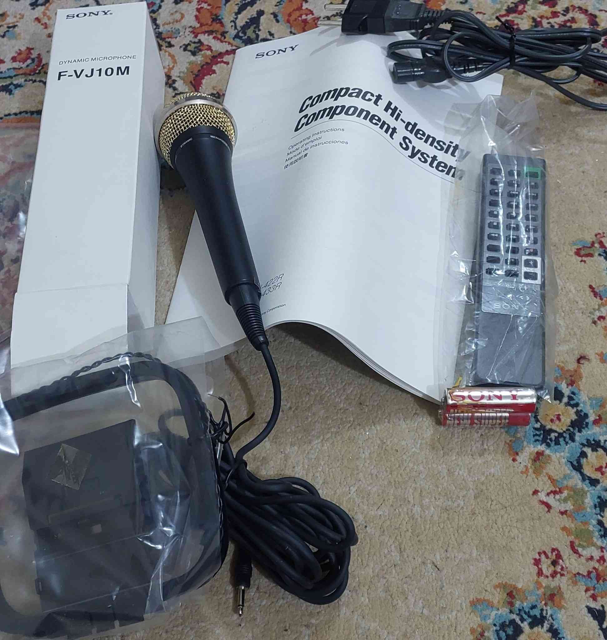 السلام عليكم 
جهاز سستم سوني ياباني أصلي بالكارتون غير مستخدمه نهائيا مع كافة ملحقاته المعرفة التفاصيل الاتصال على الرقم ***********
