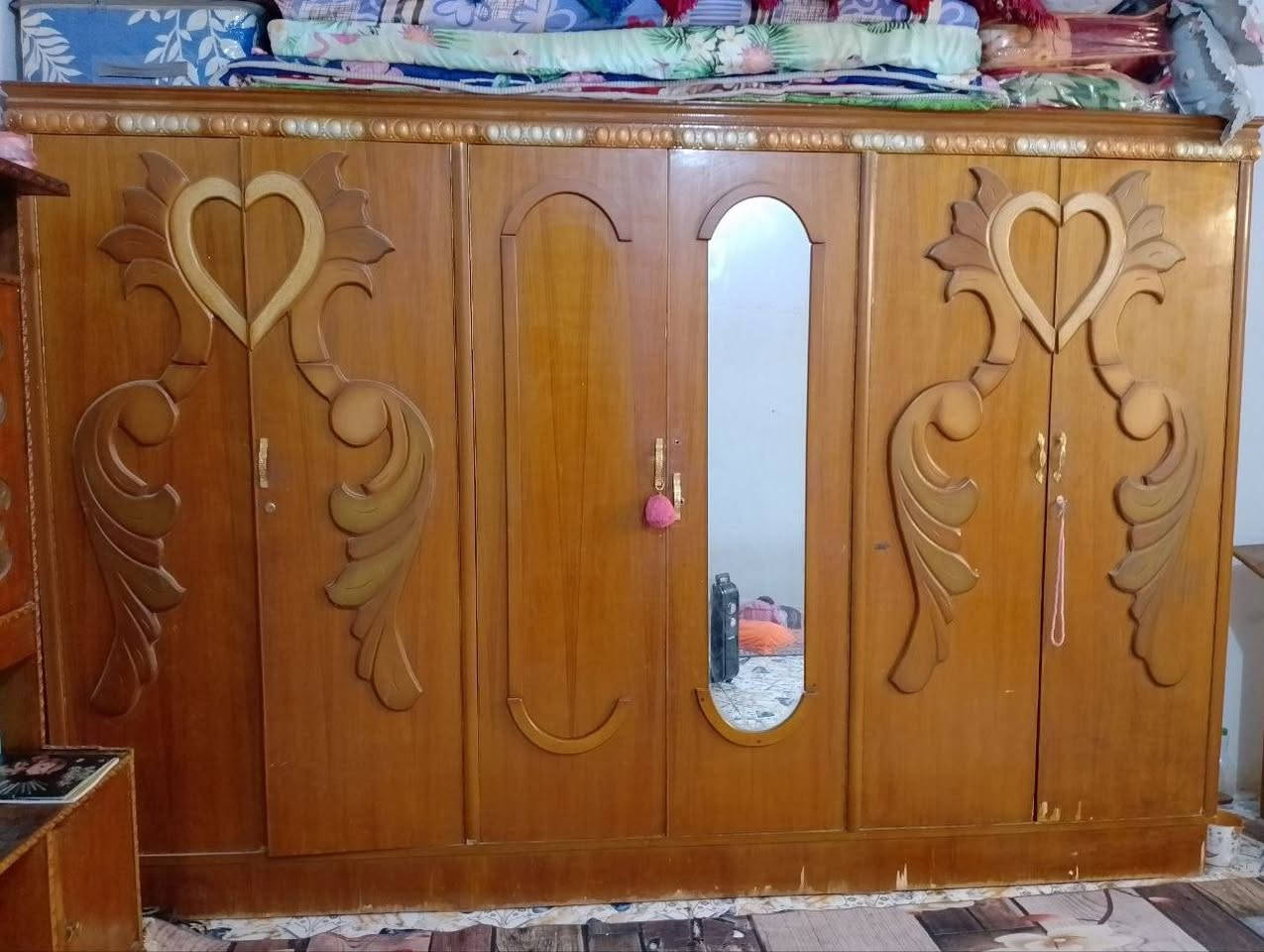 سلام عليكم كاونتر تزكام طول مترين ونص كنتور 6 بيبان +بؤفية طول 2ونص مكاني زورجات كوت  ***********
