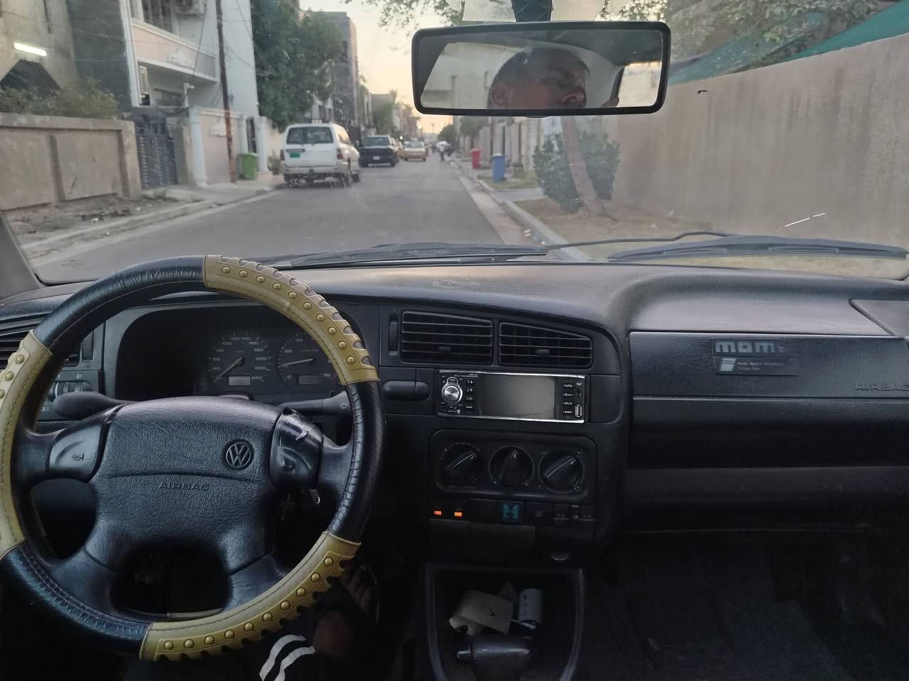 كولف MK3 موديل 1994 رقم بغداد باسمي
رقم وهزة جديدة
تبريد وصدر وكير تمام.. المحرك بي تبخير
سيارة بية قطعتين صبغ 
السعر 37
مكان سيارة الغزالية 
***********
