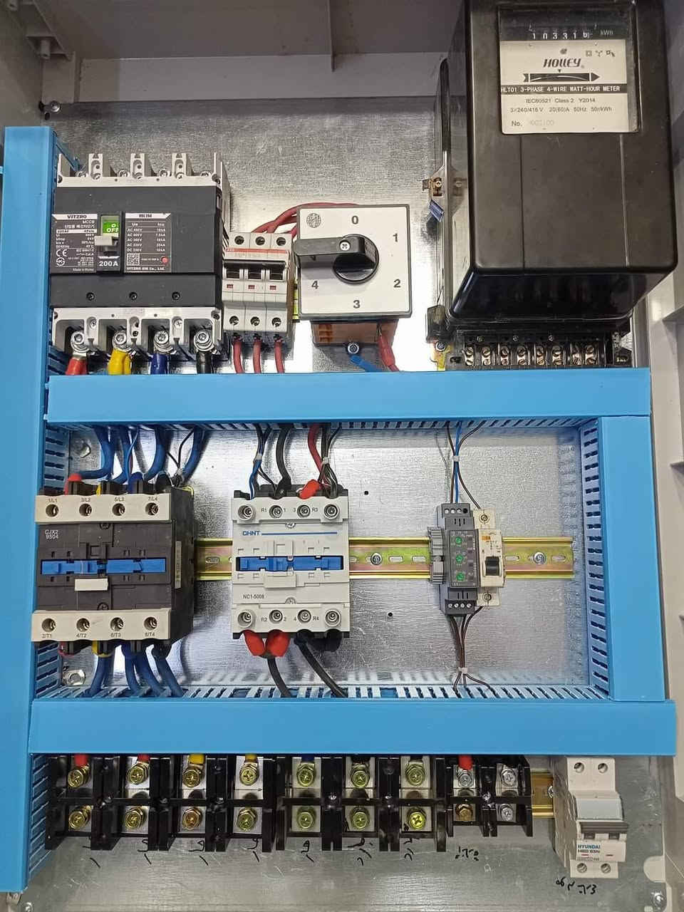 النجف الاشرف
***********
تصنيع وصيانة كافة بوردات السيطرة الكهربائية

