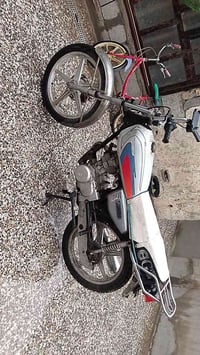 دراجه للبيع دراجه دراجه نضيفه مابيها بس كايمه يحتاجله تجفيت موديل 19 ت...