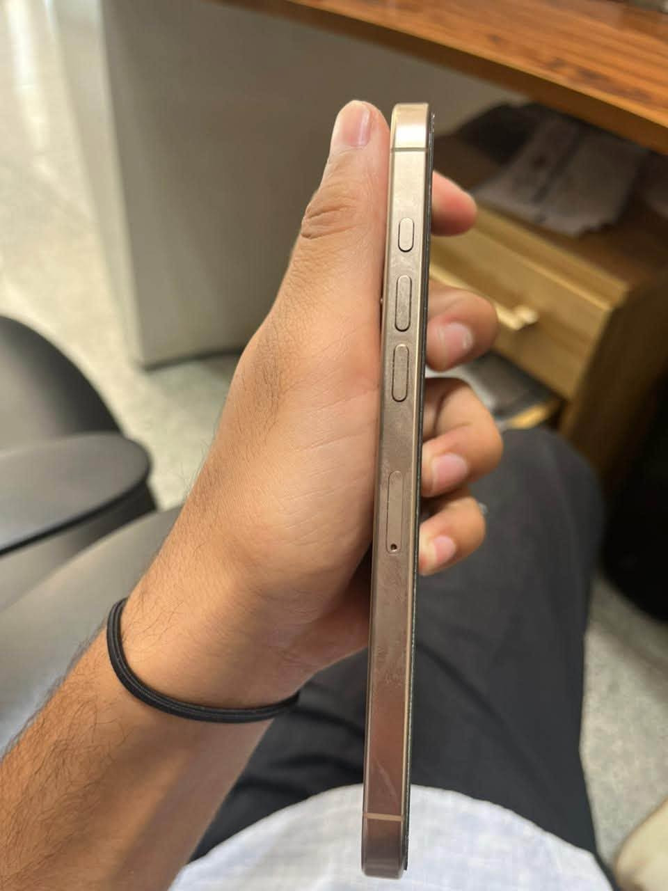سلام عليكم ايفون 16برو ماكس 

بطاريه94

دورات شحن444

ذاكره265

كامل ملحقات جهاز مابي اي خلل نضيف 

سعر1350 مكاني بغداد الحارثيه

***********
