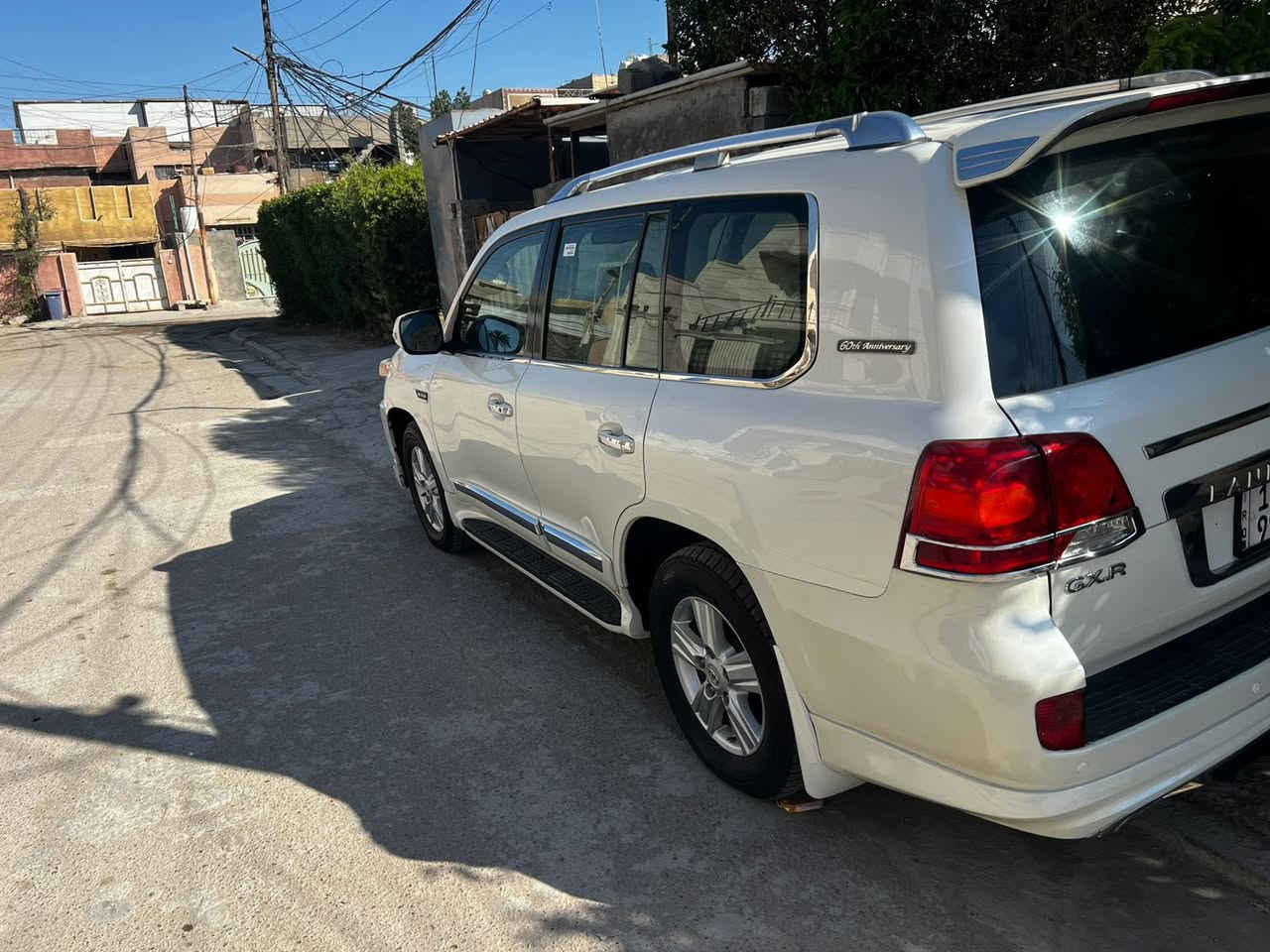 السلام عليكم البيع لاند كروز موديل 11 مكفوله. بس بارد سونار داخل منشور.  سعر 31 بيها مجال عنوان دوره. ***********.
