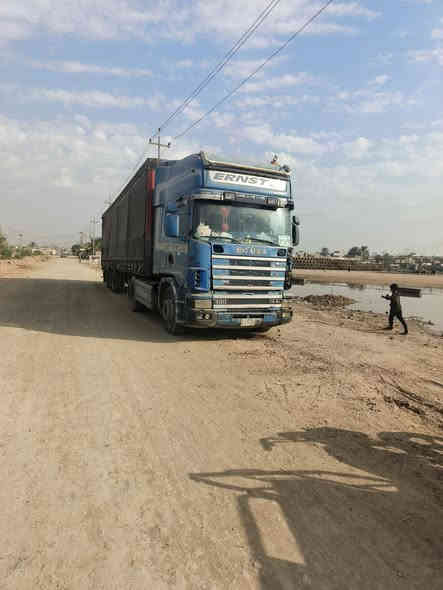 البيع موديل 2001 بس راس مكينة 144 8في مجفتة صارلهة 8 دروب رقم ديالى لسنوية ل 27 مكان ديالى رقم مبايل ***********
