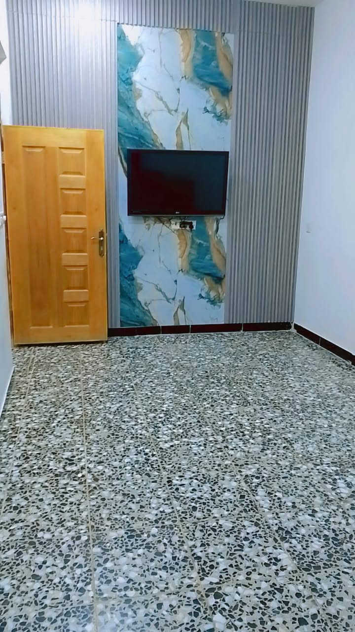 السلام عليكم بيت البيع مساحة 75 متر قاط واحد غرفت نوم و حوالي و ستقبال وصحيات كامله خدمات كامل العنوان الشغله غربي بضهر شارع محمد صافي السعر خاص ‏‪***********‬‏
