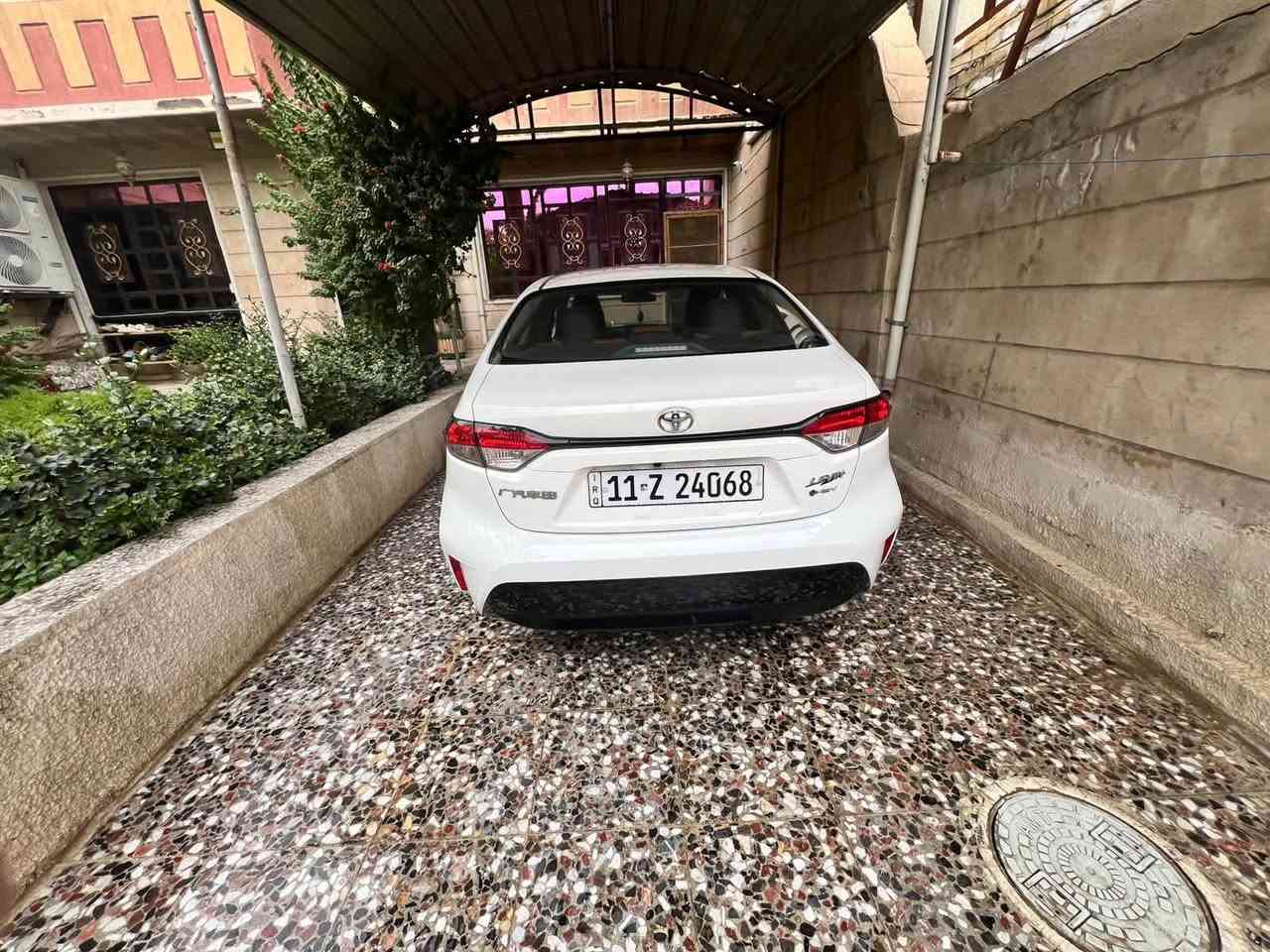 كورلا 24 هايبرد شكل أمريكي 
ماشية 18 كرسي السائق كهرباء كشنات جلد فتحة بسمي مكفول 
السعر 148 
العنوان بغداد بعد سيطرة الشعب 
***********
