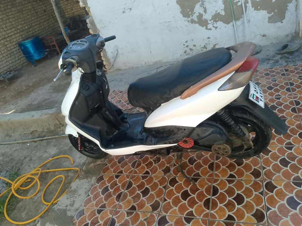 السلام عليكم اخوان
دراجه سكنس نثيه ياباني للبيع 
دراجه شرط شلعه ومعدل 
الدراجه عليها 
$كلجات AH 
$صالنصه كاربون 
$بوشه 58ونص 
الدراجه خير مــℳـن الله ماناقصها شي نگره سلف 

مكلف بلنشر
رقم راعيها 
#***********
السعر 950
