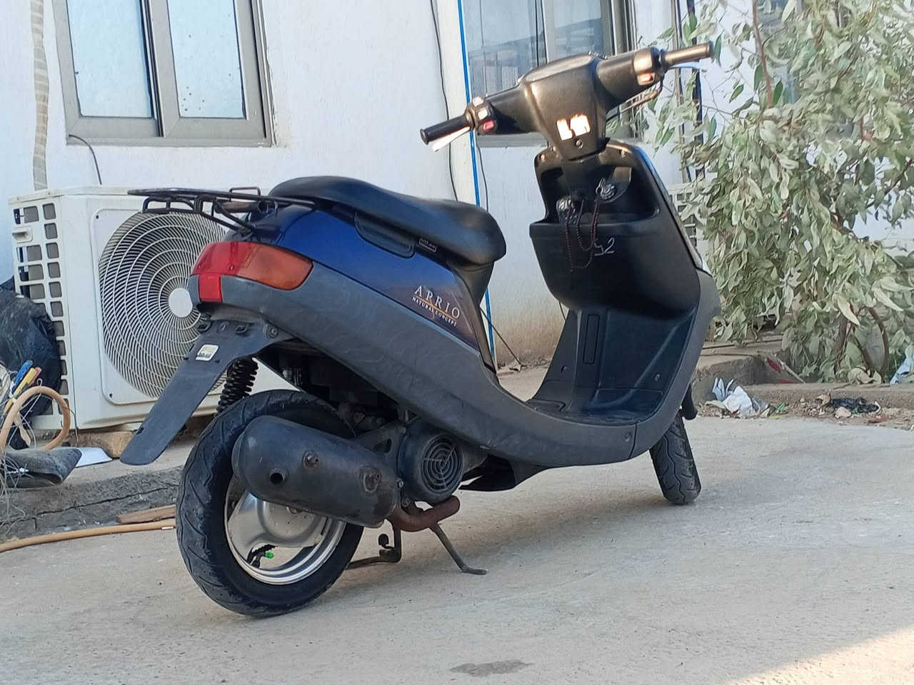 السلام عليكم دراجه لنوع بطه يوماها دراجه صايره اربعه اشهر من طالعه دراجه كهربائيه كلها شغاله الشراي يتصل ***********
