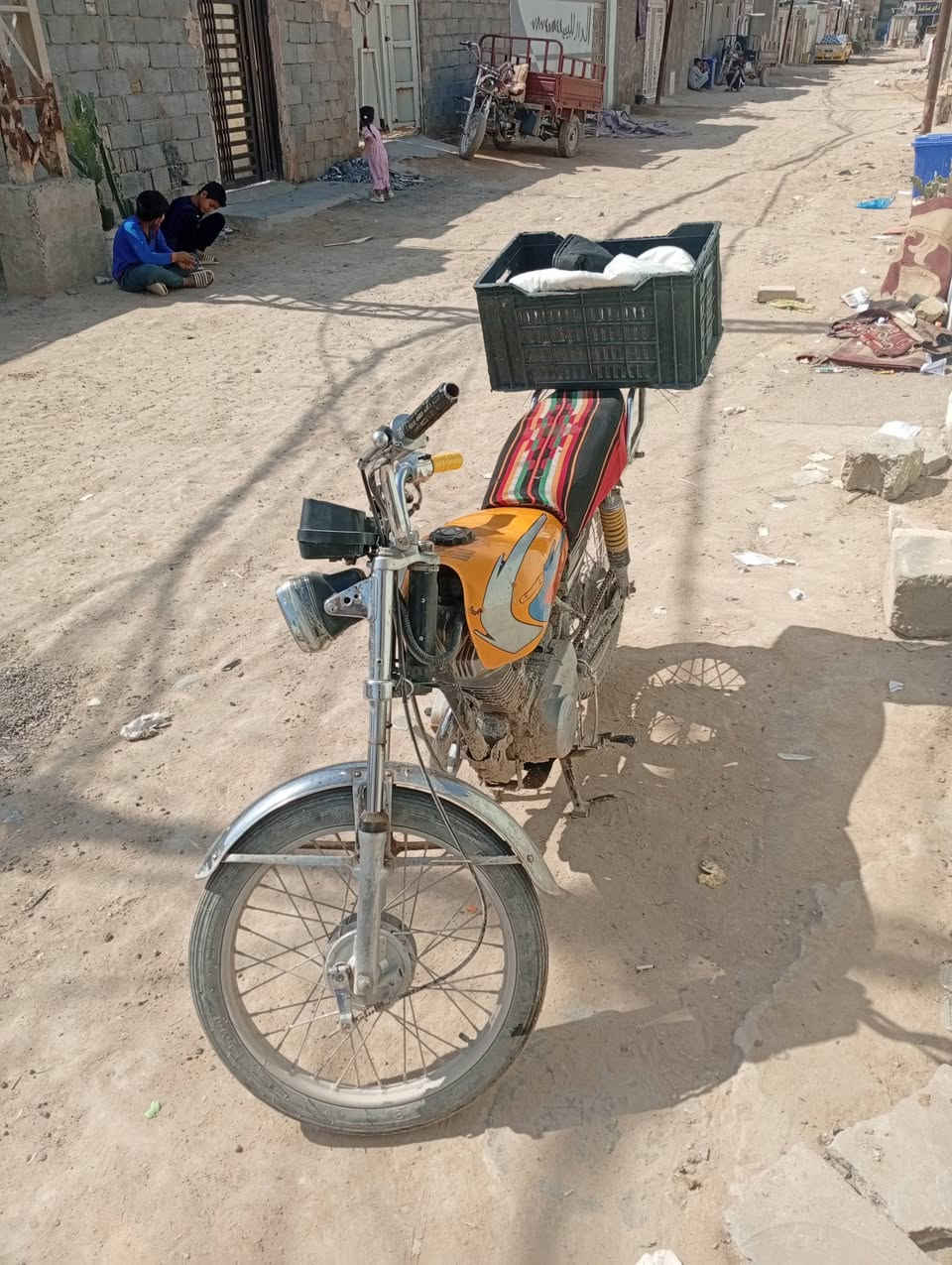 كلك مكفولة للبيع ماعازه شي 250وبيه مجال ***********
