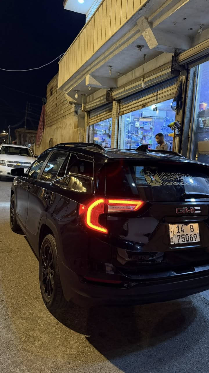 السلام عليكم 
GMC TERRAIN 2023
جمسي تيران ٢٠٢٣ وارد امريكي 
الحادث قطعتين (بنيد+ جاملغ )
مواصفات دنلي 
السيارة رقم بصرة حرة باسمي (تحويل ثاني يوم)
.فتحة بانوراما طكتين
.كشنات تدفئة
.نقط عمياء+اشاير مري
.تحديد مسار 
.رادارات امامي وجوانب
.حساسات خلفية
.صندوق كهرباء (طكتين)
.تشغيل عن بعد
.لدات امامية وخلفية 
.كشنات جلد 
.حجم المكينة ١٥٠٠تيربو اقتصادية ونشطة 
.جامات نزول اوتو
.ماشية 50الف كيلو مو ميل
.بانزين محسن+ دهن امزويل كلة وكالة او كارت تبديل
السيارة نضيفة ومال جناي 
للبيع او مراوس حسب القناعة 
صور الحادث مقفولة افحص وين متريد 
السعر 178ورقة وبيها مجال عنواني بصرة 
***********
***********
